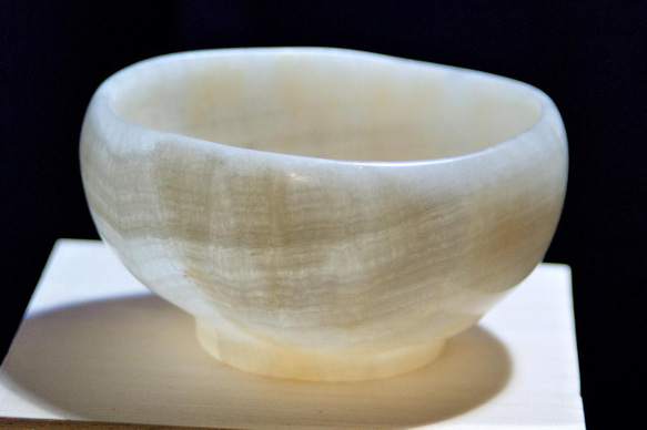 石の器『月影』抹茶茶碗　花器　天然石オニックス　彫刻家による手彫りの作品 