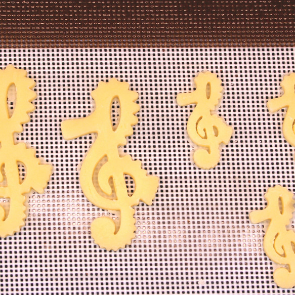 タツノオト音記号・４㎝サイズ・イジェクタ付きクッキー型 3枚目の画像