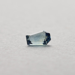 ナイジェリア産サファイア 1.242ct コフィンカット ルース ストーン 6枚目の画像