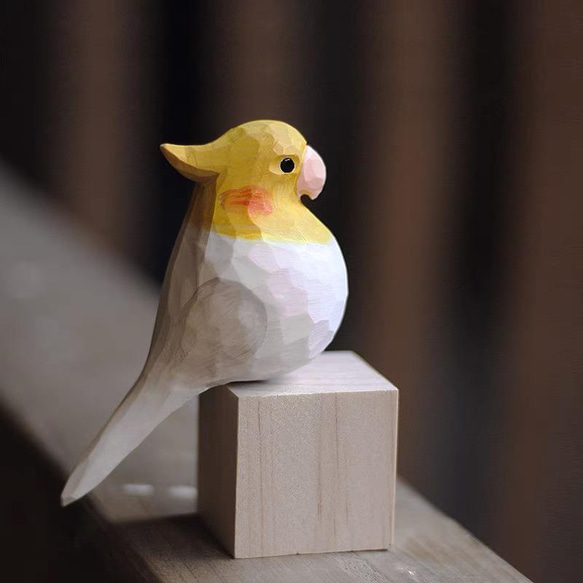 【オカメインコ】鳥好きさんへのプレゼント 置物 木彫り 文鳥 天然木 彫刻 受注制作 4枚目の画像