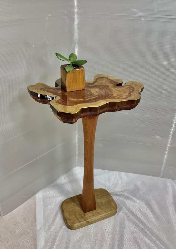 天然木　カイズカイブキ　サイドテーブル　一点物　手造り 1枚目の画像