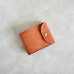 大人シンプルな二つ折り財布（キャメル） 1枚目の画像