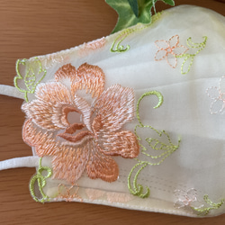 数量限定312 不織布マスクカバー　豪華薔薇刺繍チュールレース　肌面✨高級シルク 2枚目の画像