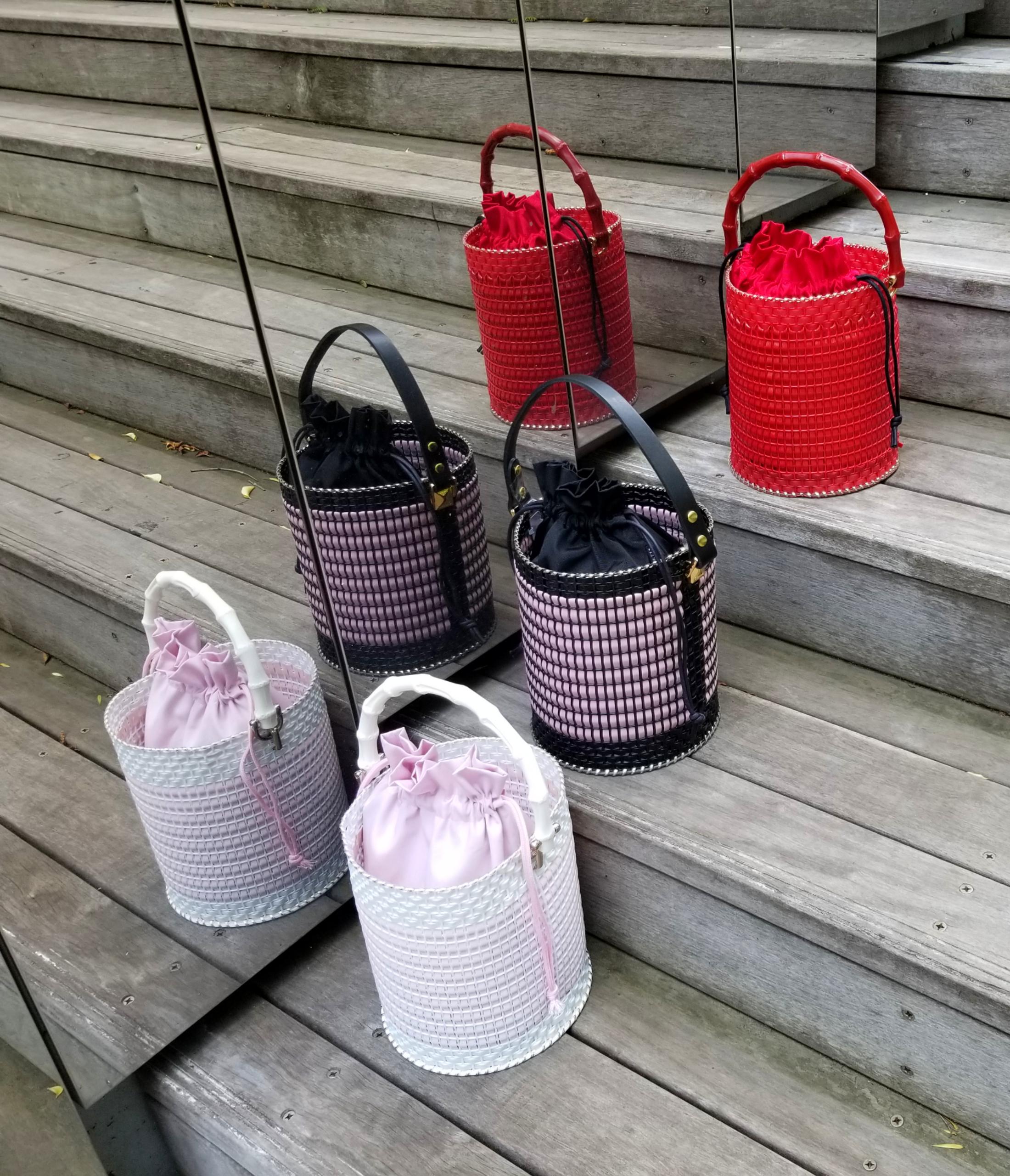 すっぽり入る便利でオシャレなかごバッグ《黒×モーブピンク》