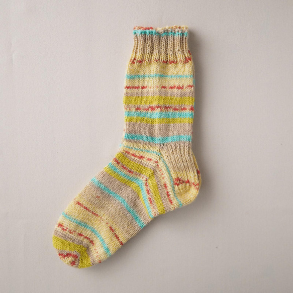 手編みの靴下　マチ多め　甲高さんにも◯ 1枚目の画像