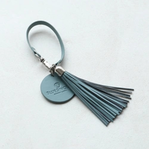 大人可愛いレザータッセル】本革キーホルダー タッセル付きキー