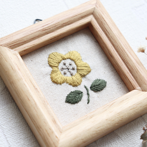 刺繍ミニフレーム＊北欧風フラワー タペストリー・壁掛け 刺繍