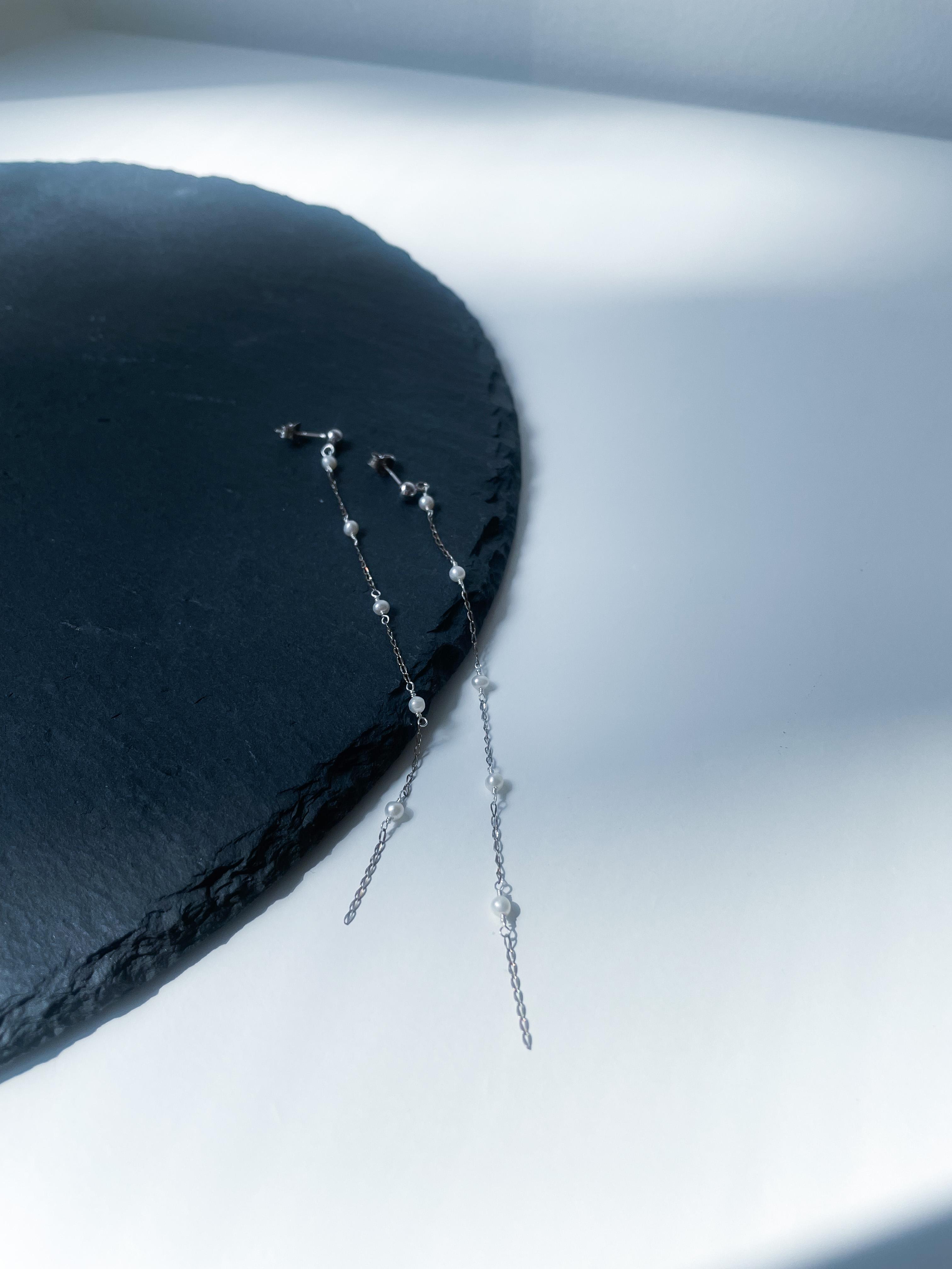 つぶつぶ淡水パールの連なるチェーンピアス