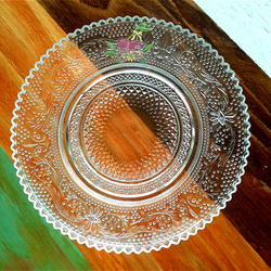 レトロなさくらんぼのガラスプレート 1枚目の画像