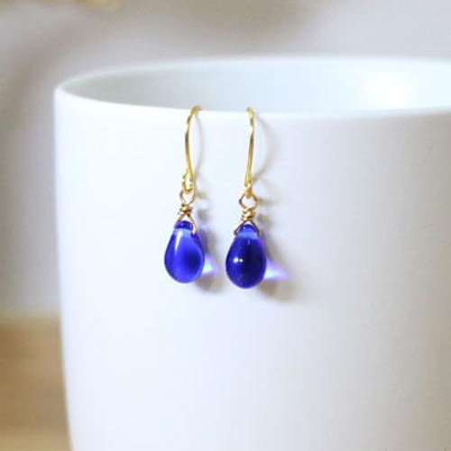 ラピスラズリチェコガラス　小さな食器　ピアス　ミニチュア 送料無料】チェコガラス 一粒ドロップピアス【サファイアブルー】青