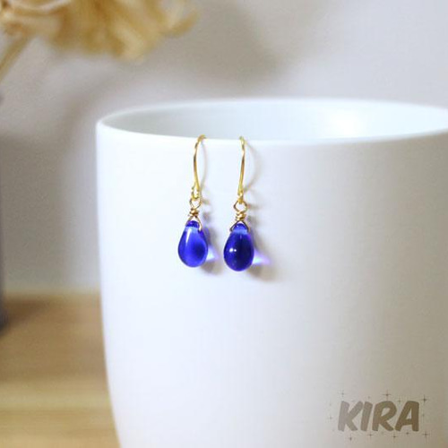 送料無料】チェコガラス 一粒ドロップピアス【サファイアブルー】青