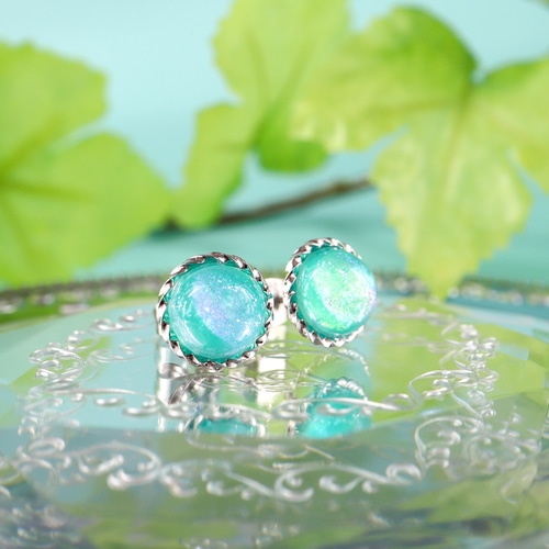 色が変わる 新緑1粒ピアス(イヤリング) Mint green ミントグリーン 緑