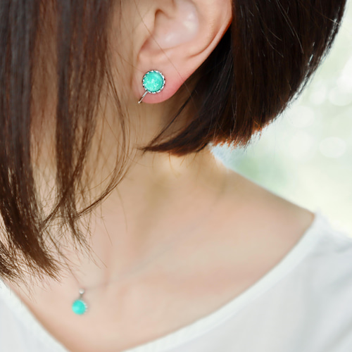 色が変わる 新緑1粒ピアス(イヤリング) Mint green ミントグリーン 緑