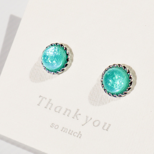色が変わる 新緑1粒ピアス(イヤリング) Mint green ミントグリーン 緑