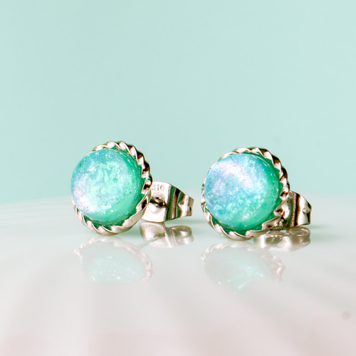 色が変わる 新緑1粒ピアス(イヤリング) Mint green ミントグリーン 緑