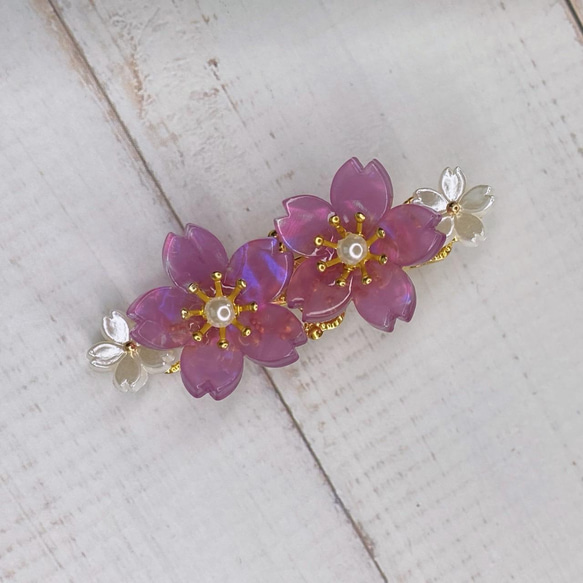 桜のヘアクリップ 紫 2枚目の画像