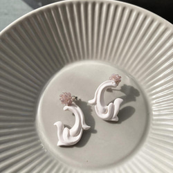 #4 白莨苕花(小)   耳環 : 手工製作軟陶 第2張的照片