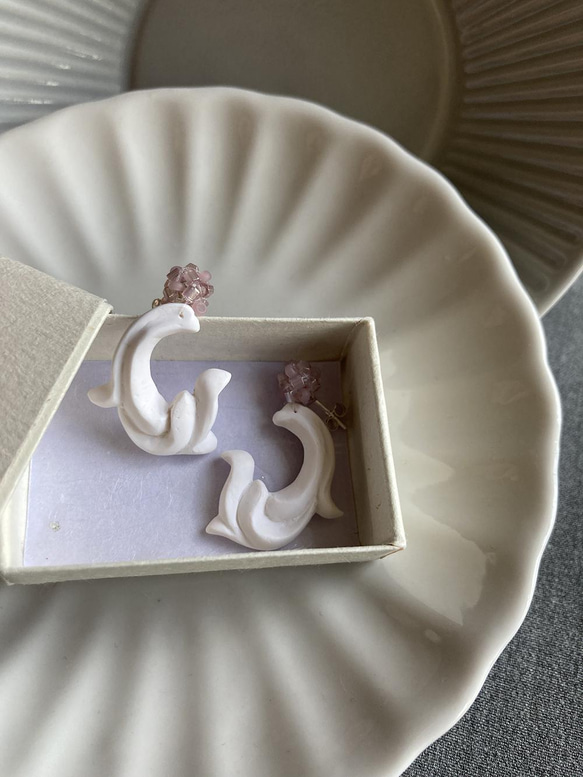 #4 白莨苕花(小)   耳環 : 手工製作軟陶 第4張的照片
