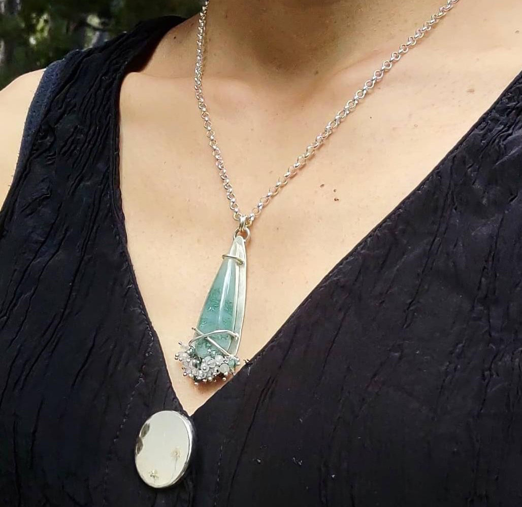 【一点物】ミックスビーズクラスターのペンダント with オーストラリアンマグネプレーズ　シルバ−925