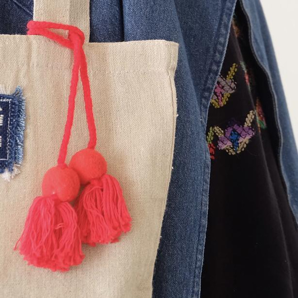 Koginzashi 流蘇環保袋☺︎ 花子紅【Koginzashi 刺繡】棉布袋☺︎ 手提袋 第3張的照片