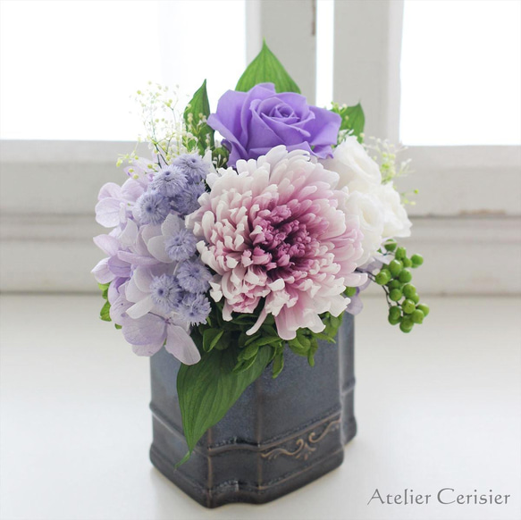 プリザーブドフラワー＜エクラン Sサイズ＞パープル 菊 ローズ 【仏花 お供え花】 2枚目の画像