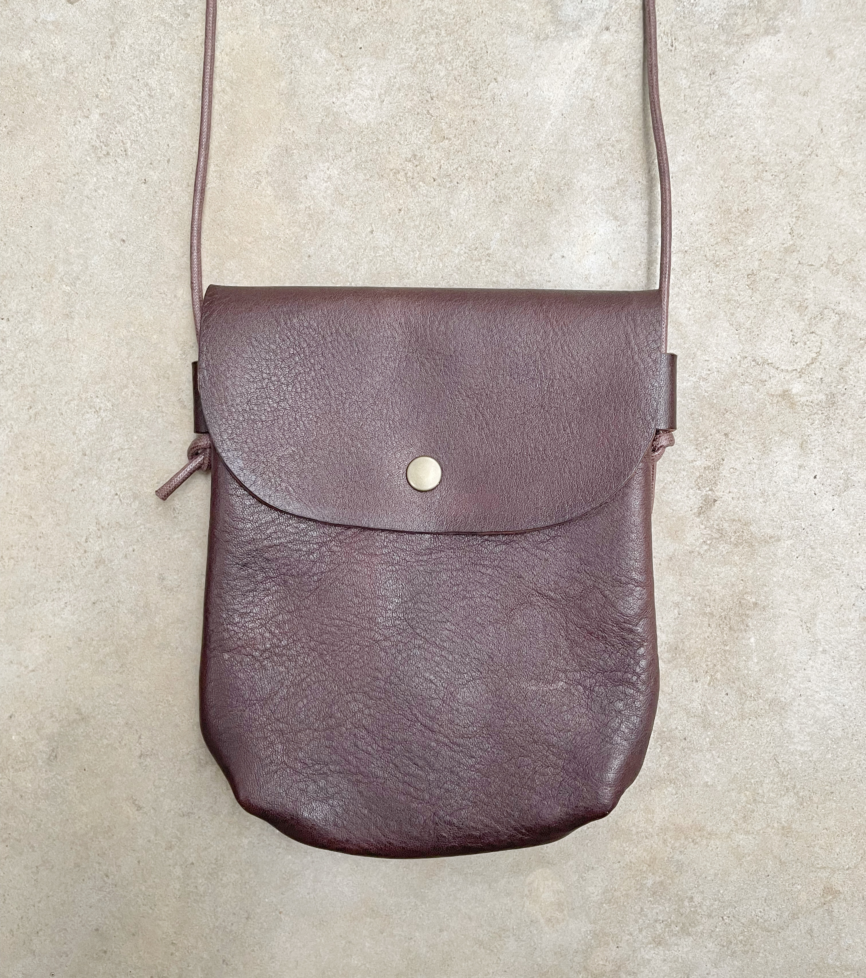 レザーのポシェット　サコッシュ