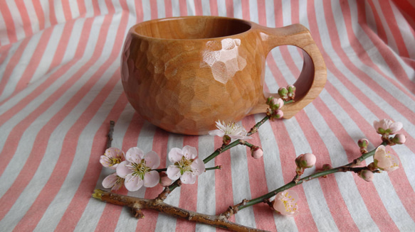 　春ですネ！　さくらの木の一木彫りコーヒーカップ 3枚目の画像