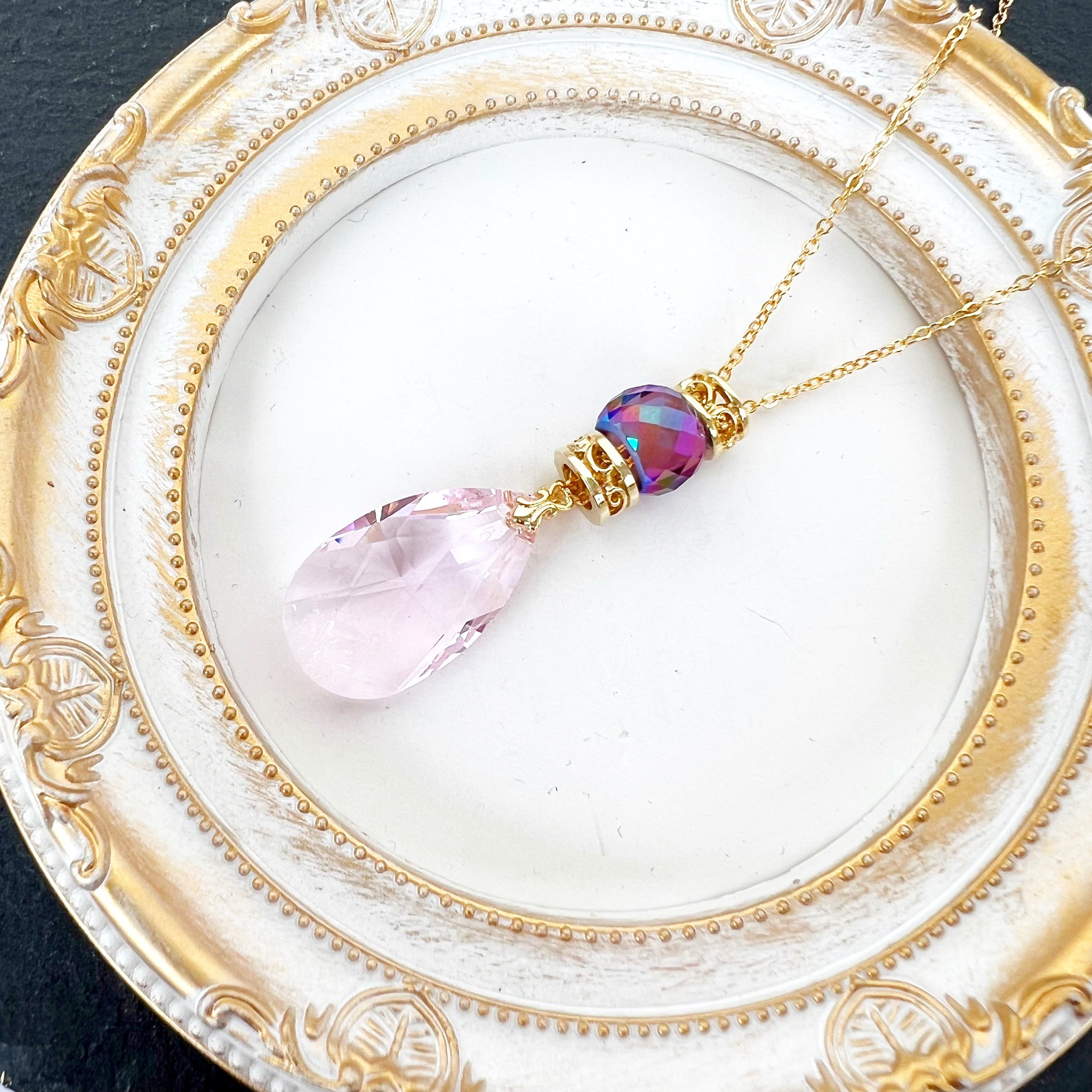 ほんのりピンクのドロップロングネックレス～スワロフスキークリスタル～アレルギー対応します