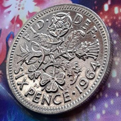 ギターピック 幸せのシックスペンス イギリス  ラッキー6ペンス 英国コイン   美品です 本物 19.5mm 2.8g 1枚目の画像