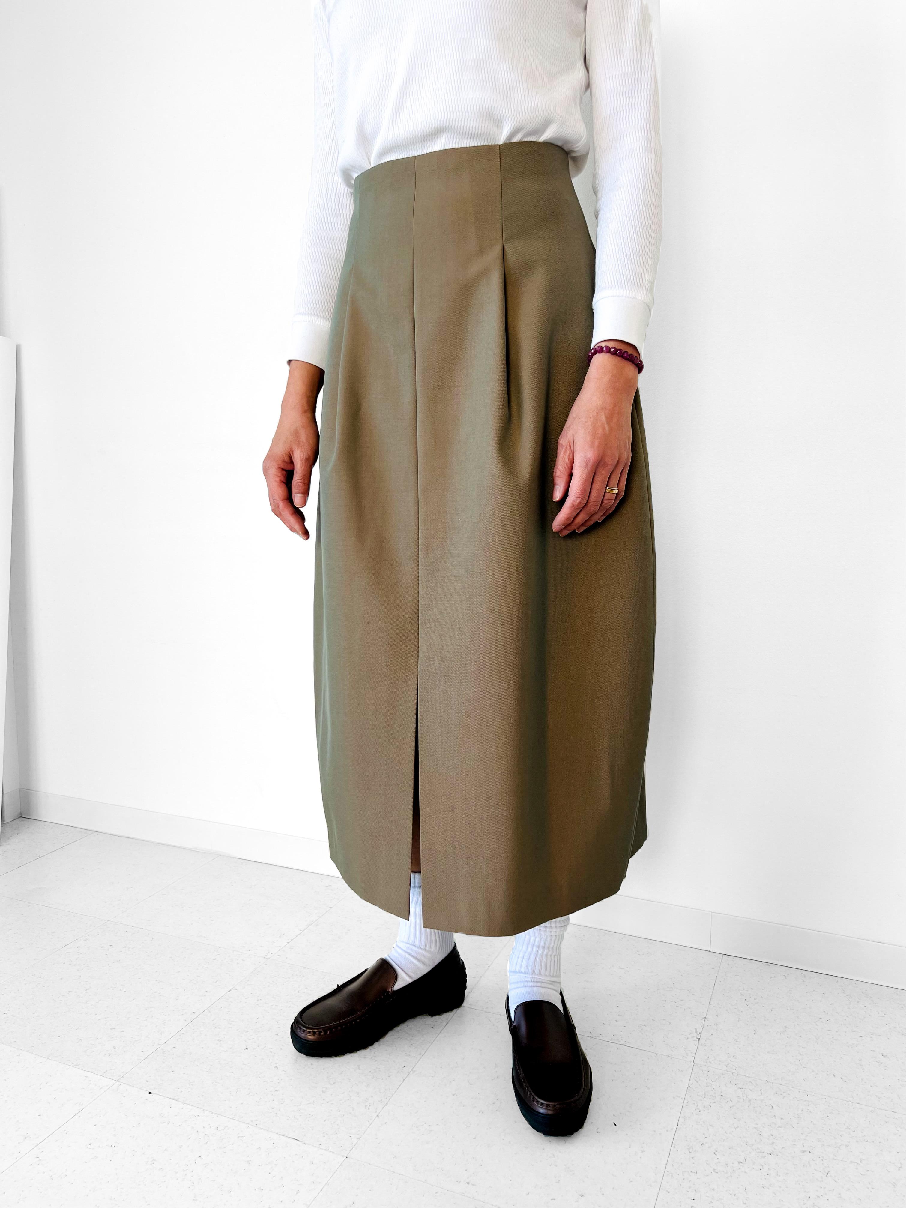 レディス【ladies】《M・Ｌサイズ》最上質ギャバジン素材使用　インバーテッドプリーツ  タックスカート