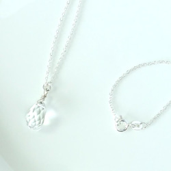 クリスタルの一粒ネックレス   ドロップ型クリスタル AAA  ブリオレットカットのネックレス。大人のピアス Ⅶとお揃い 5枚目の画像