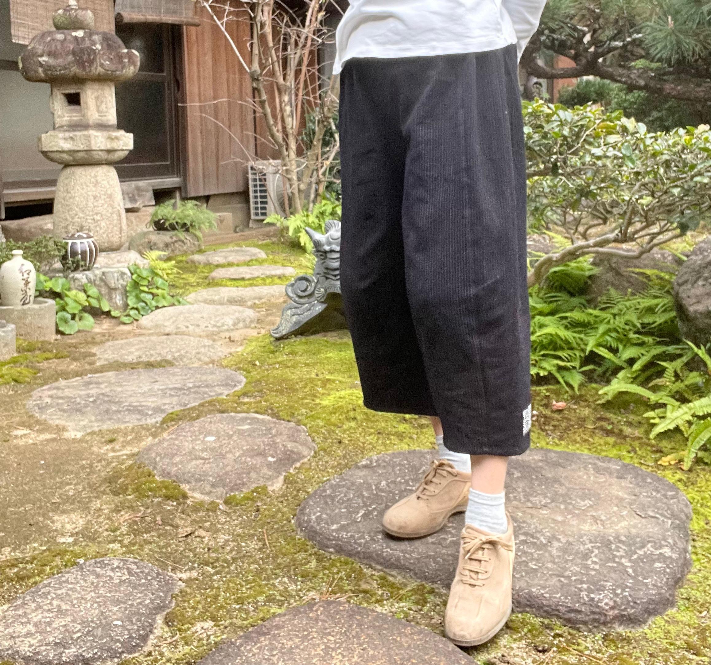 【絣着物リメイク】ゆったりふんわりバルーンパンツ　もんぺパンツ　裾タック 絣着物リメイク】ゆったりふんわりバルーンパンツ もんぺパンツ