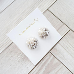 キラキラ♡サークルビーズ刺繍ピアス 2枚目の画像