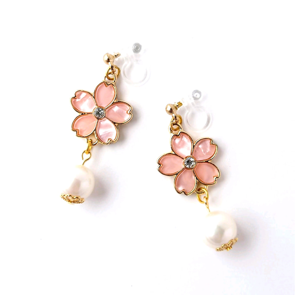 残1点】数量限定2点[Creema限定] 桜と大粒パールのイヤリング 春の誕生