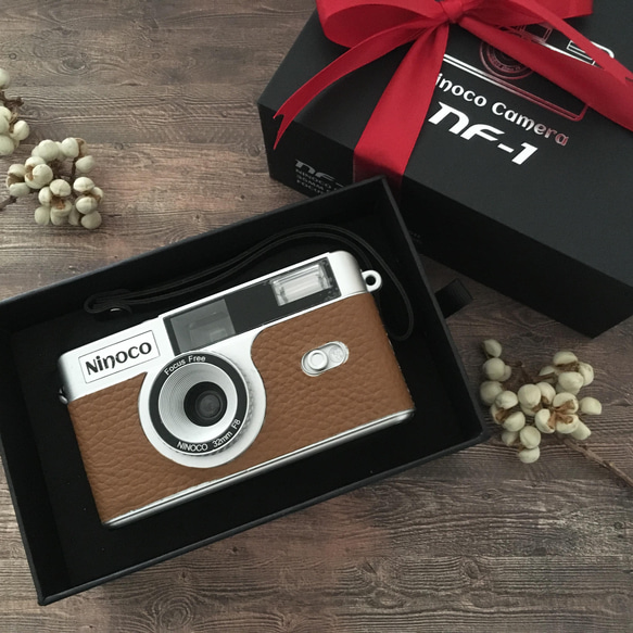 ギフトにぴったり！フラッシュ内蔵型 シナモンブラウンのフィルム