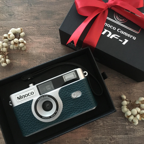 Nikon フィルムカメラ フラッシュ ギフトにぴったり！フラッシュ内蔵型 ディープグリーンのフィルム