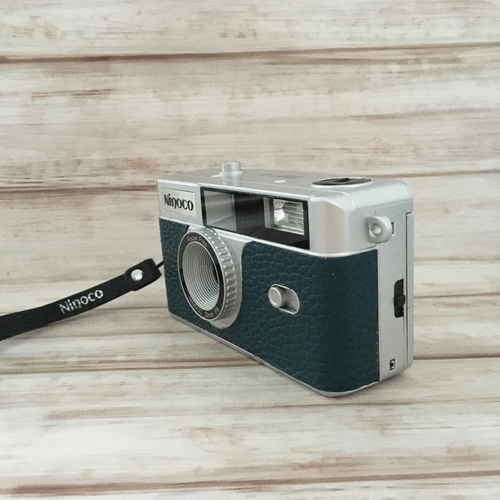 ギフトにぴったり！フラッシュ内蔵型 ディープグリーンのフィルム