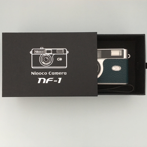 ギフトにぴったり！フラッシュ内蔵型 ディープグリーンのフィルム