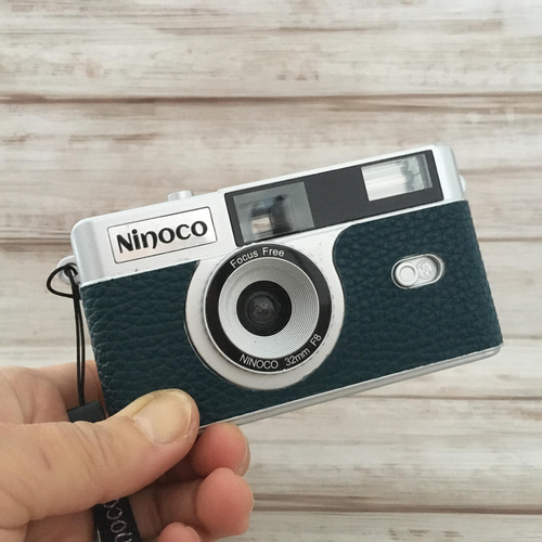 ギフトにぴったり！フラッシュ内蔵型 ディープグリーンのフィルム