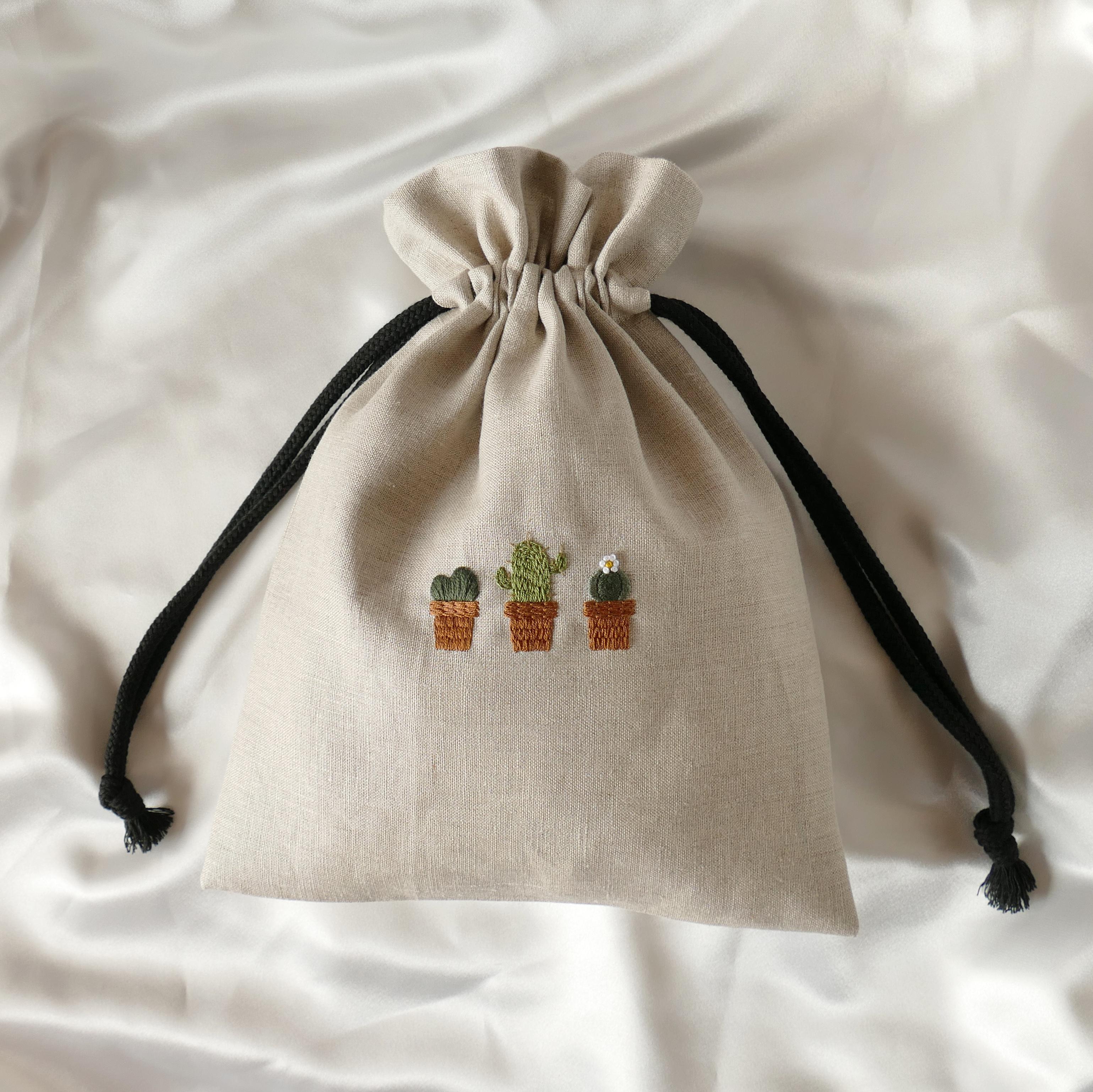 ル 年末のプロモーション 40枚　巾着ポーチ・アオザイ刺繍・手織り バッグ