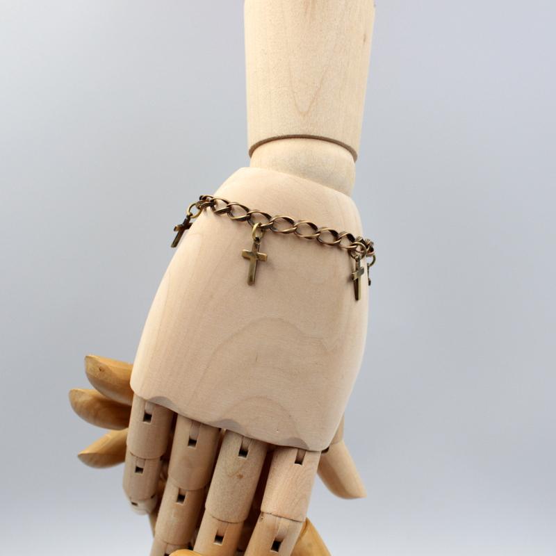 十字架の真鍮のブレスレット｜アンティーク調｜クロス｜ゴシック｜モード｜かっこいい