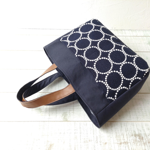 ミナペルホネン タンバリン[ネイビー×ホワイト]とキャンバス