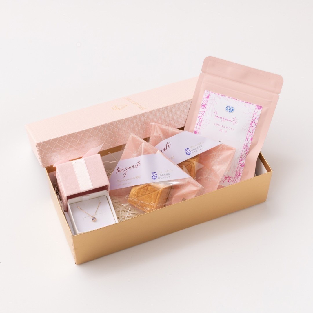【誕生日・記念日のお祝い】12月 ネックレス・プレスパフェサンド・紅茶セット