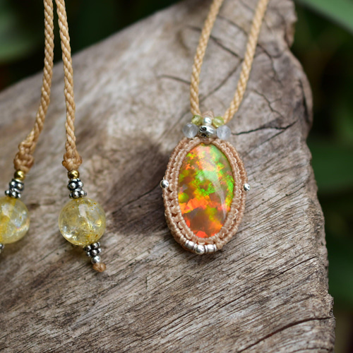 幻想の色☆エチオピアオパール マクラメペンダント247 ネックレス