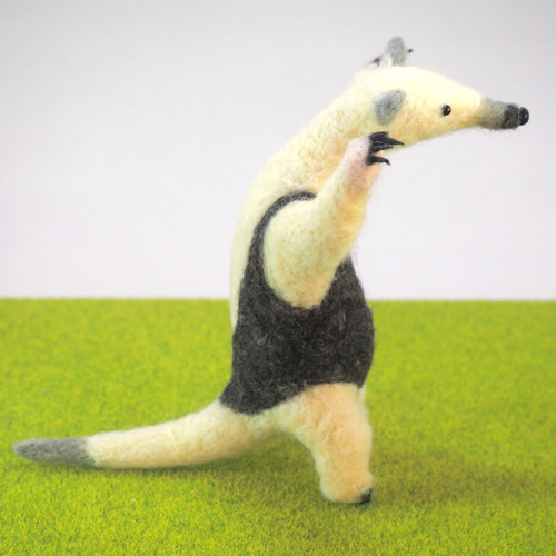 羊毛フェルトの威嚇するコアリクイ 羊毛フェルト もふもふ動物ランド