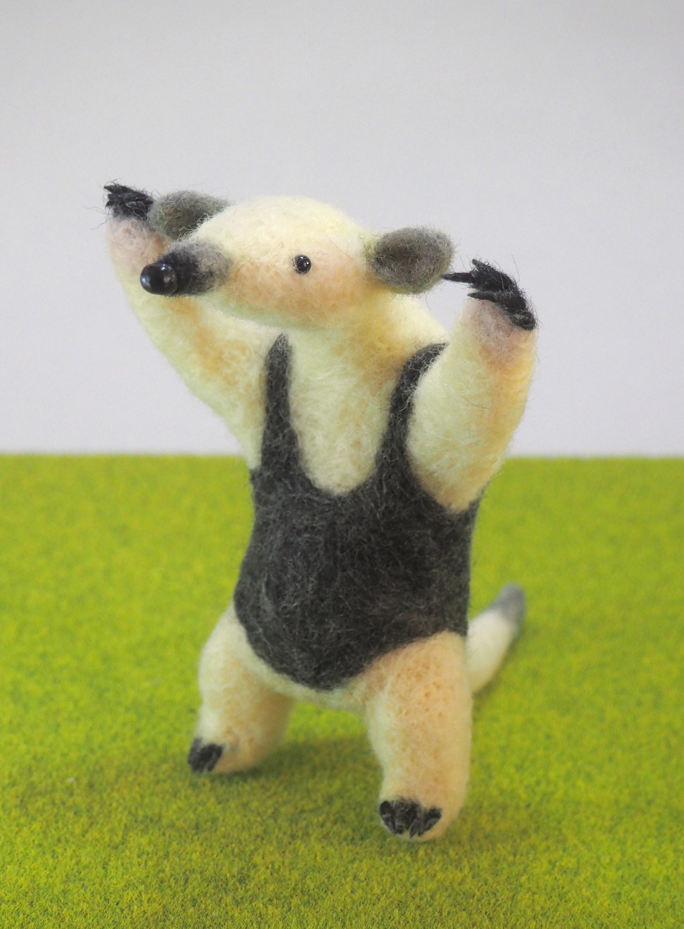 羊毛フェルトの威嚇するコアリクイ