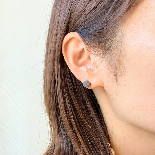 なっつです。ノンホールピアス2点 Natural stone 2stones ブラス ノンホールピアス
