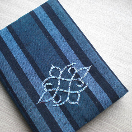 ２児mama＊愛栖華＊ ⑥ブックカバー 楽天市場】本革 ブックカバー（A6 文庫サイズ）☆かわいい 星柄