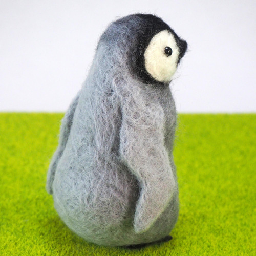 羊毛フェルトのペンギンの赤ちゃん 羊毛フェルト もふもふ動物ランド
