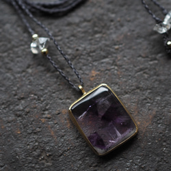 trapiche-amethyst brass necklace (mitsudomoe) 5枚目の画像